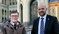 Tove Linnea Brandvik og Geir Inge Lien foran Stortinget