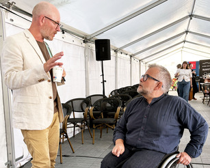 Thomas V. H. Hagen og Cato Lie i seminartelt