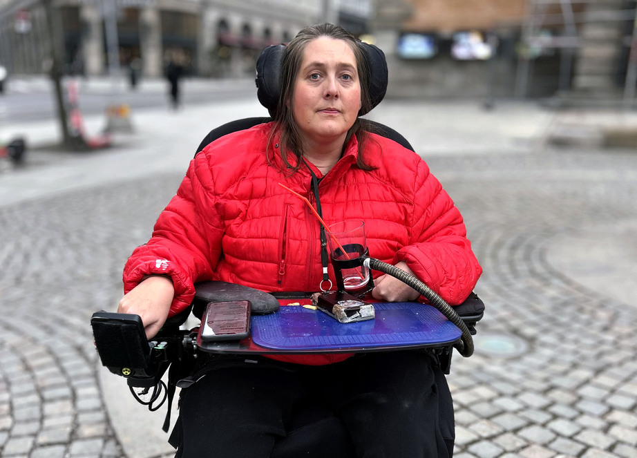 Elisabeth Monrad Wilhelmsen i rullestol i Oslo sentrum