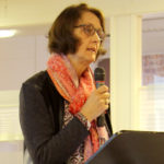 Kari Henriksen holder innlegg.