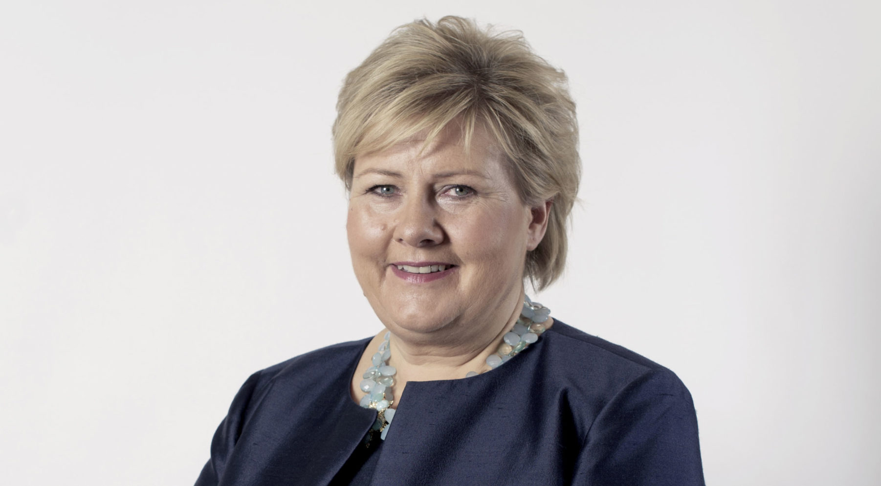 Portrettfoto av Erna Solberg