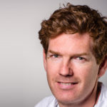 BEHANDLER MED SPINRAZA: Sean Wallace, overlege ved Barneavdeling for nevrofag ved Rikshospitalet. Der behandler de alle de 50 barna under 18 med SMA. Foto: Øystein H. Horgmo