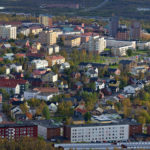 SYNKER I JORDEN: Det nåværende sentrum i Kiruna skal erstattes med et nytt, tre kilometer unna. Målet er å skape en by som er totalt universelt utformet. (Foto: Colourbox)