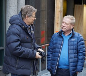 eder i Norges Handikapforbund (NHF), Arne Lein (t.h.), har tro på å stå sammen for å oppnå endringer. Her sammen med generalsekretær i Pensjonistforbundet, Harald Olimb Norman. 