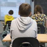 KLASSENS YNGSTE? At barn – og særlig gutter – født sent på året og dermed utsetter skolestart, kan være med på å forklare hvorfor så mange av dem senere mottar langvarige Nav-ytelser. (Illustrasjonsfoto: Colourbox) 