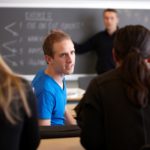 KREVENDE: 14 studenter med funksjonsnedsettelse ble dybdeintervjuet i forbindelse med et doktorgradsarbeid ved NTNU. For samtlige var studieforholdene så krevende at de hadde vurdert å slutte, og to av dem hadde sluttet. Mangelfull informasjon og tilrettelegging, samt en følelse av å måtte bevise noe ekstra, er blant faktorene som stjeler tid og krefter. (Foto: Colourbox)