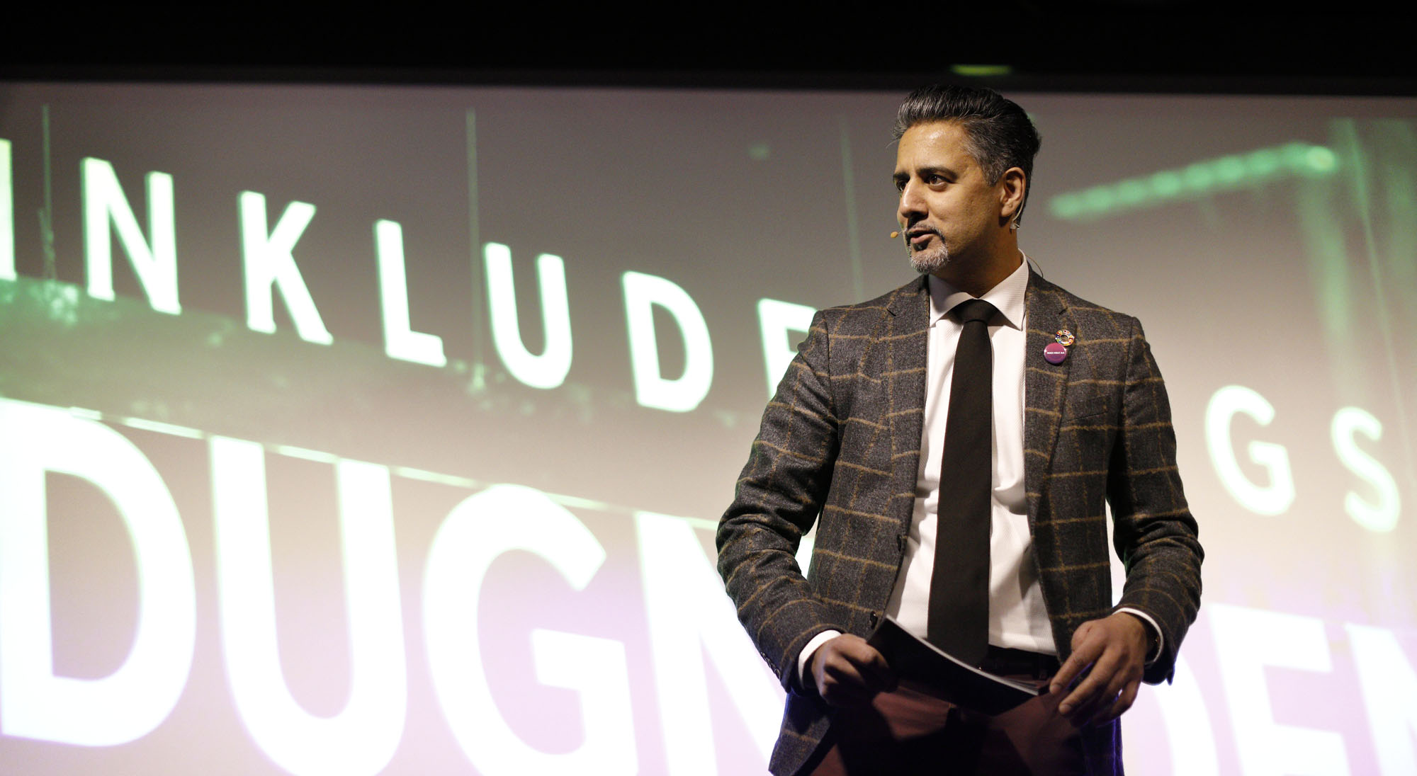 Her debuterer Abid Raja som funkis-minister