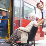 SMITTEFARE: Nå sitter bussjåførene bak sperrebånd for å hindre smitte. Arbeidsgiveren deres mener de ikke bør hjelpe funksjonshemmede om bord. (Illustrasjonsfoto: Colourbox)