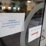 STENGT: Den som oppsøker Norges Handikapforbunds lokaler på Galleri Oslo, blir møtt av en låst dør.