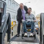 FRYKTER FOR TILBUDET: Funksjonshemmede vil få et dårligere drosjetilbud, advarer Taxiforbundet. (Illustrasjonsfoto: Shutterstock, NTB Scanpix)