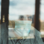 MENNESKERETTSLIG BEKYMRING: Både Helsetilsynet og Norges Institusjon for Menneskerettigheter er bekymret for smittevern-isoleringen av personer som bor i «bemannede boliger». (Illustrasjonsfoto: Colourbox)