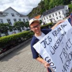 FOR MENNESKERETTIGHETER: Andreas Haugland Ausland fra Risør protesterer mot at tilrettelagte boliger får preg av institusjon. (Foto: Privat)