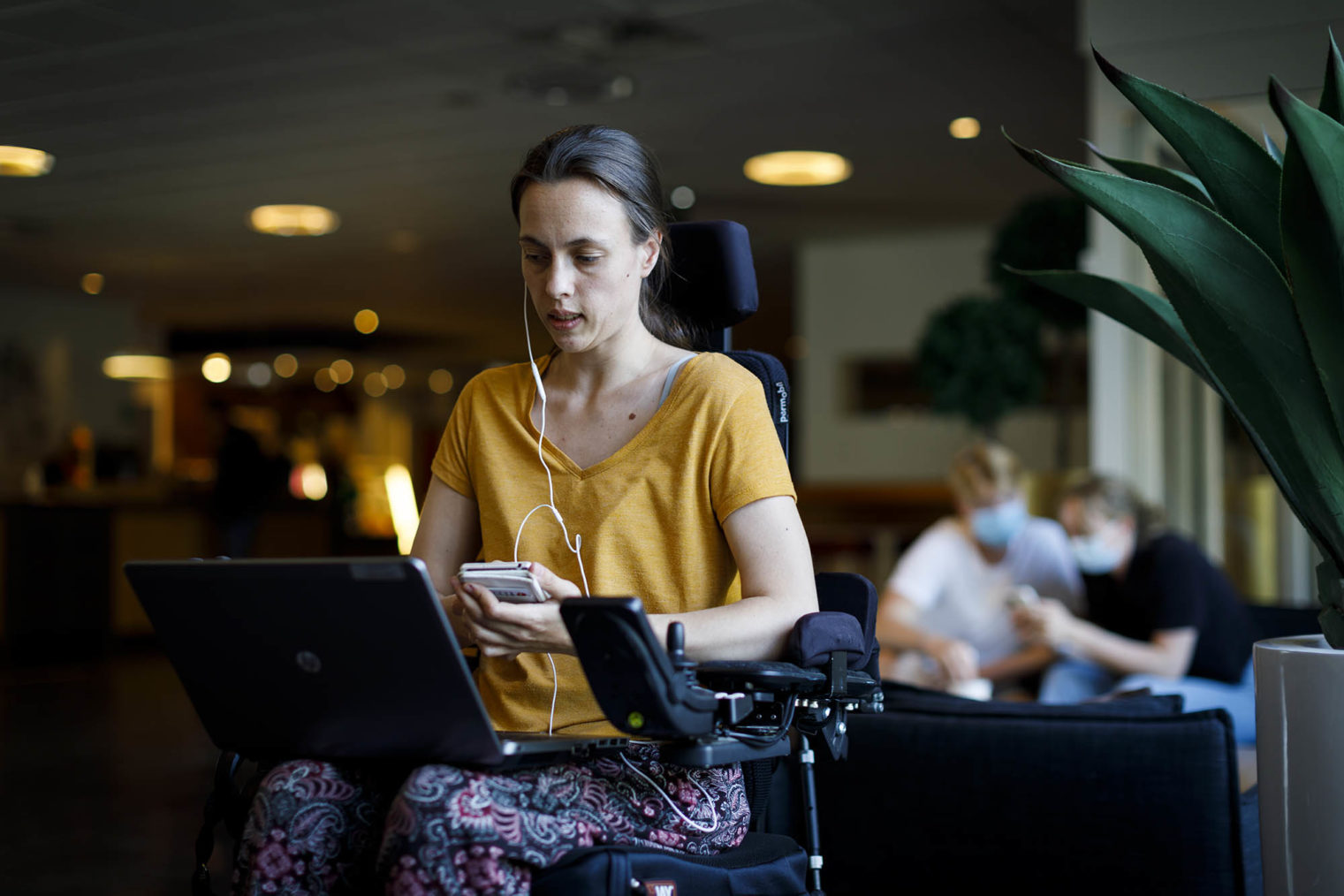 Maren Huseby snakker på et web-møte.