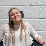 DISKRIMINERT: Rebecca Jeanette Sivertsen Lie skriver hvordan årene på videregående skole har tatt fra henne muligheten til videre utdanning og arbeid. (Foto: Privat)