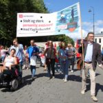 NY TARIFFAVTALE: Fagforbundet og NHO Geneo har framforhandlet BPA-overenskomsten som regulerer assistentenes lønns- og arbeidsvilkår. Bildet er fra Stolthetsparaden i 2018 der assistenter organisert i Fagforbundet gikk under egen parole. (Arkivfoto: Ivar Kvistum)