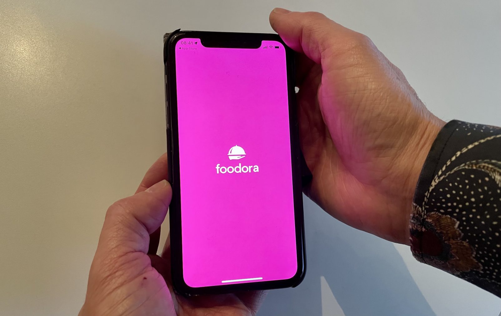 Mobiltelefon med Foodora-app