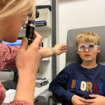 FÅ FÅR: Synsundersøkelsen danner grunnlaget for om barn trenger briller. Den må foreldrene betale selv. (Foto: Dag Øyvind Olsen)