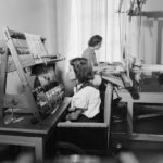 ARBEID, UTDANNING OG BEHANDLING: Vevstua på Sophies Minde i 1946. En viktig side ved bokprosjektet er å vise hvilken måte Sophies Minde har gitt mennesker muligheter til å leve fullverdige liv, sier forfatter og forsker Thomas V.H.Hagen. (Foto: Leif Ørnelund, Oslo Museum)