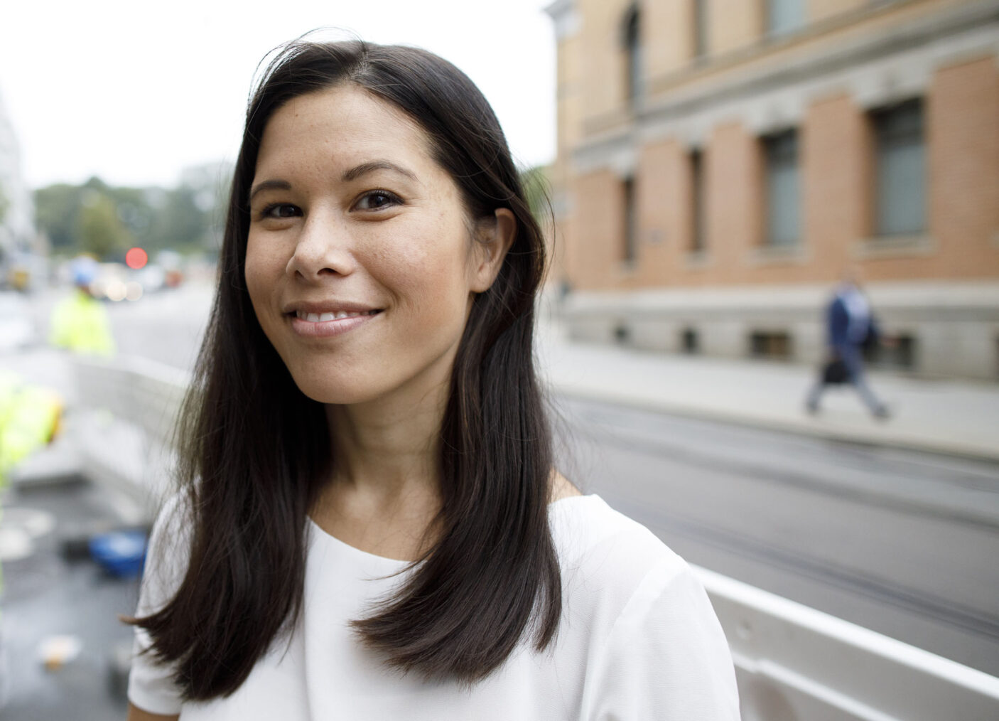 Lan Marie Nguyen Berg fotografert i gatemiljø.