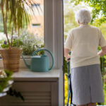 OVERRASKER FORSKERNE: Mange eldre har ikke prioritert å gjøre boligen mer tilrettelagt. (Illustrasjonsfoto: Shutterstock, NTB)