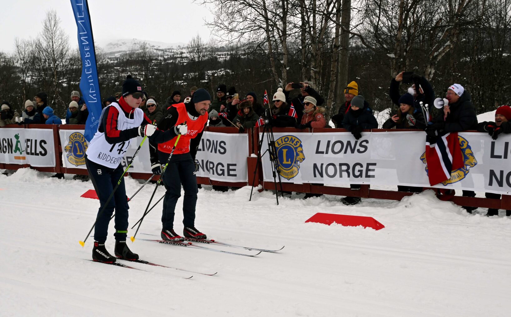 Gustav Fjeldheim Hovelsmo og kronprins Haakon i skisporet