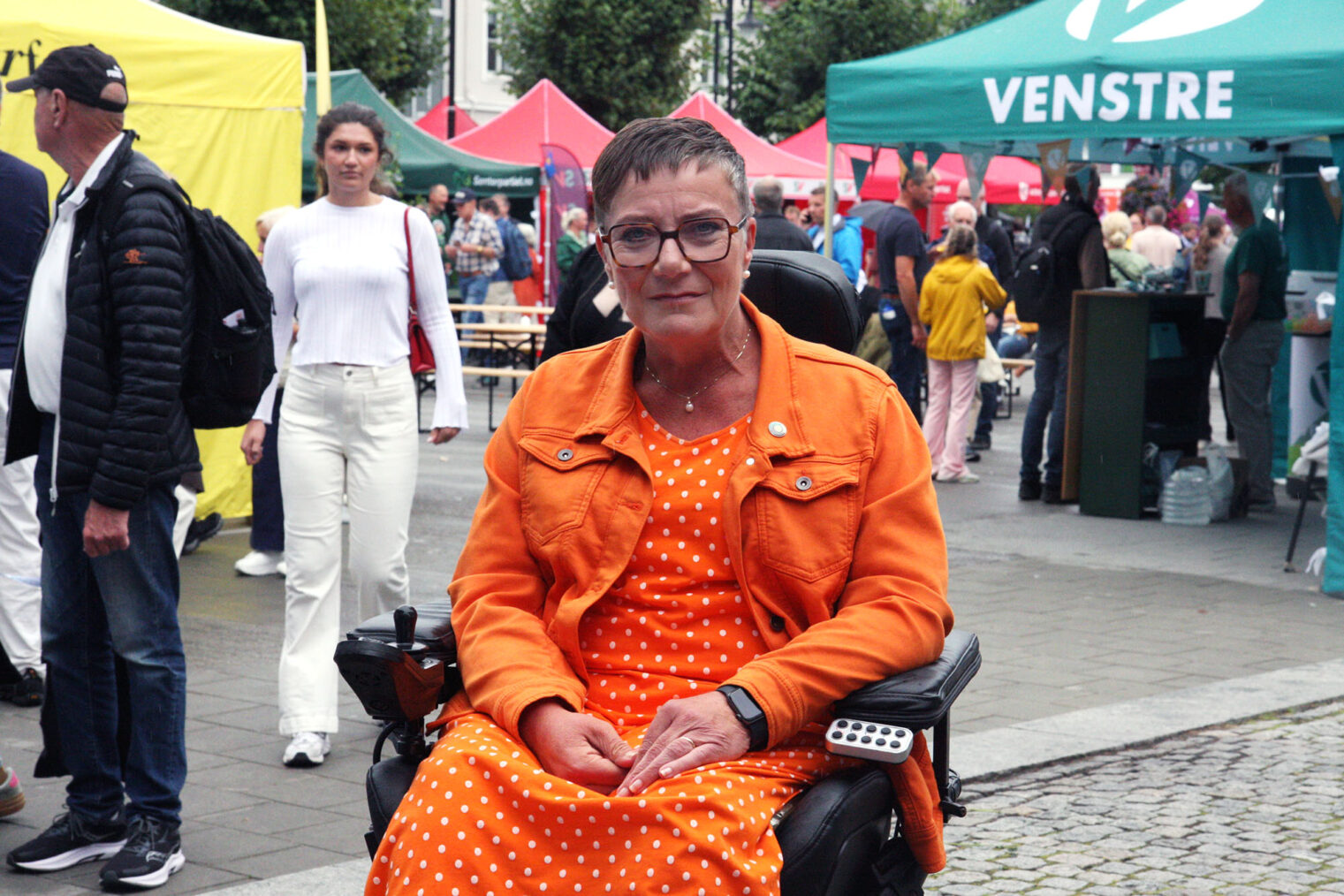 Tove Linnea Brandvik foran partienes velgboder i Arendal