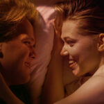 KJÆRLIGHETSFILM OM FUNKSJONSHEMMET: Mari Flaatten spiller hovedrollen som Ella i Mari Storsteins debutspillefilm. Her med Niels Halstensen Skåber.
(Foto: Tomas Myklebost)