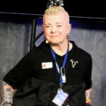 VEILEDER: I jobben sin i Uloba gir Helle-Viv Helle Magnerud veiledning blant annet om funksjonsassistanse.