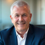 MØTER UTFORDRINGER: Som bilombygger opplever Arild Saastad at leverandørene gjør begrensede investeringer i å utvikle nye løsninger for el-biler, men heldigvis skjer det en utvikling.