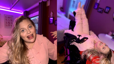 Collage med to bilder av Rebecca Lie i rosa klær og omgivelser. Ett vanlig portrett og ett der hun ligger bakover i rullestolen med håret flagrende bakover