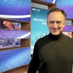 KOMMENTERER VINTERENS HØYDEPUNKTER: Sportskommentator Jan Petter Saltvedt i NRK vinteridretten generelt får større oppmerksomhet ved at vi finner både OL-sendinger og Paralympics-sendinger på samme kanal.