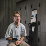 LANGT Å REISE: Snøbrettkjører Niklas Bøyesen Lohne Hansen har forklart NRK at han ikke kan bruke 10-12 timer på reise og deltakelse på åpningsseremonien dagen før første konkurransedag.
(Foto: Jørn Simen Aabøe)