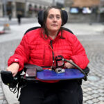 MÅTTE DRA HJEM: Rullestolbruker Elisabeth Monrad Wilhelmsen ble avvist på nyoppusset kino.

(Foto: Bjørg Anita Ødegaard)