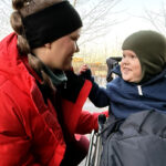 KJEMPER FOR SKOLEN: Maria Thorbjørnsen Nordheim tror ikke sønnen Emilian ville fått en fin skolehverdag på nærskolen Nedenes. Derfor håper hun at den universelt utformede Strømmen skole får bestå.

(Foto: Irene Hegge Guttormsen, Agderposten)