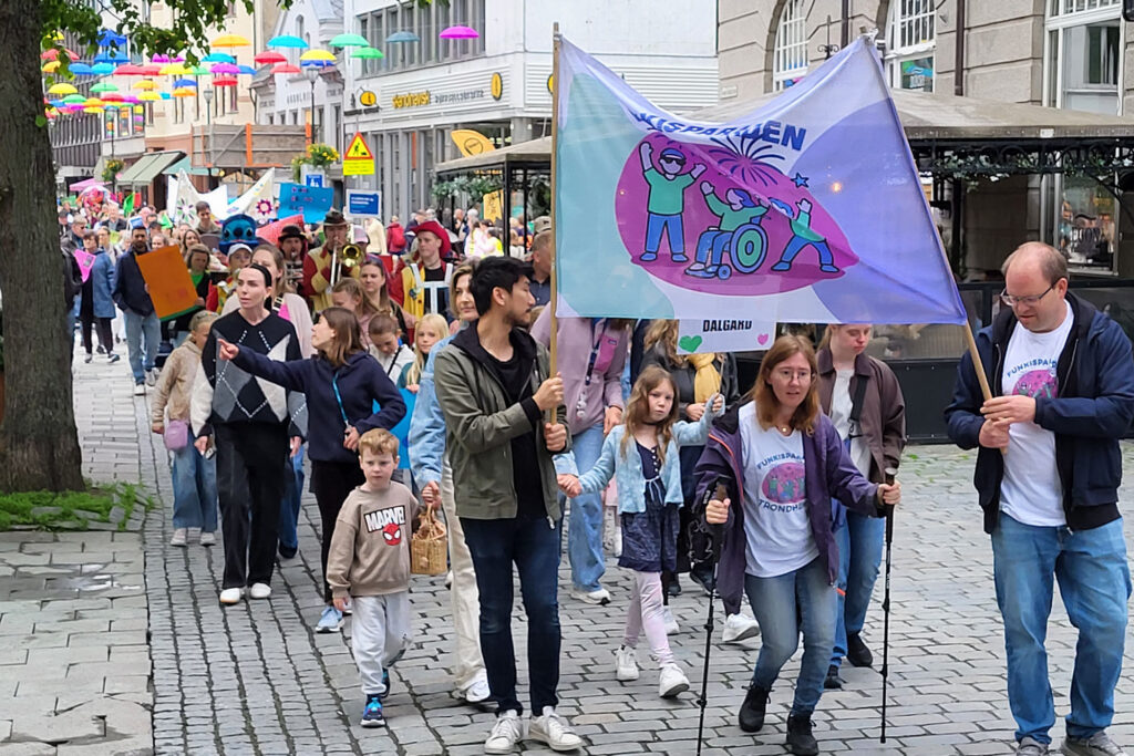Parade med funksjsonshindrede