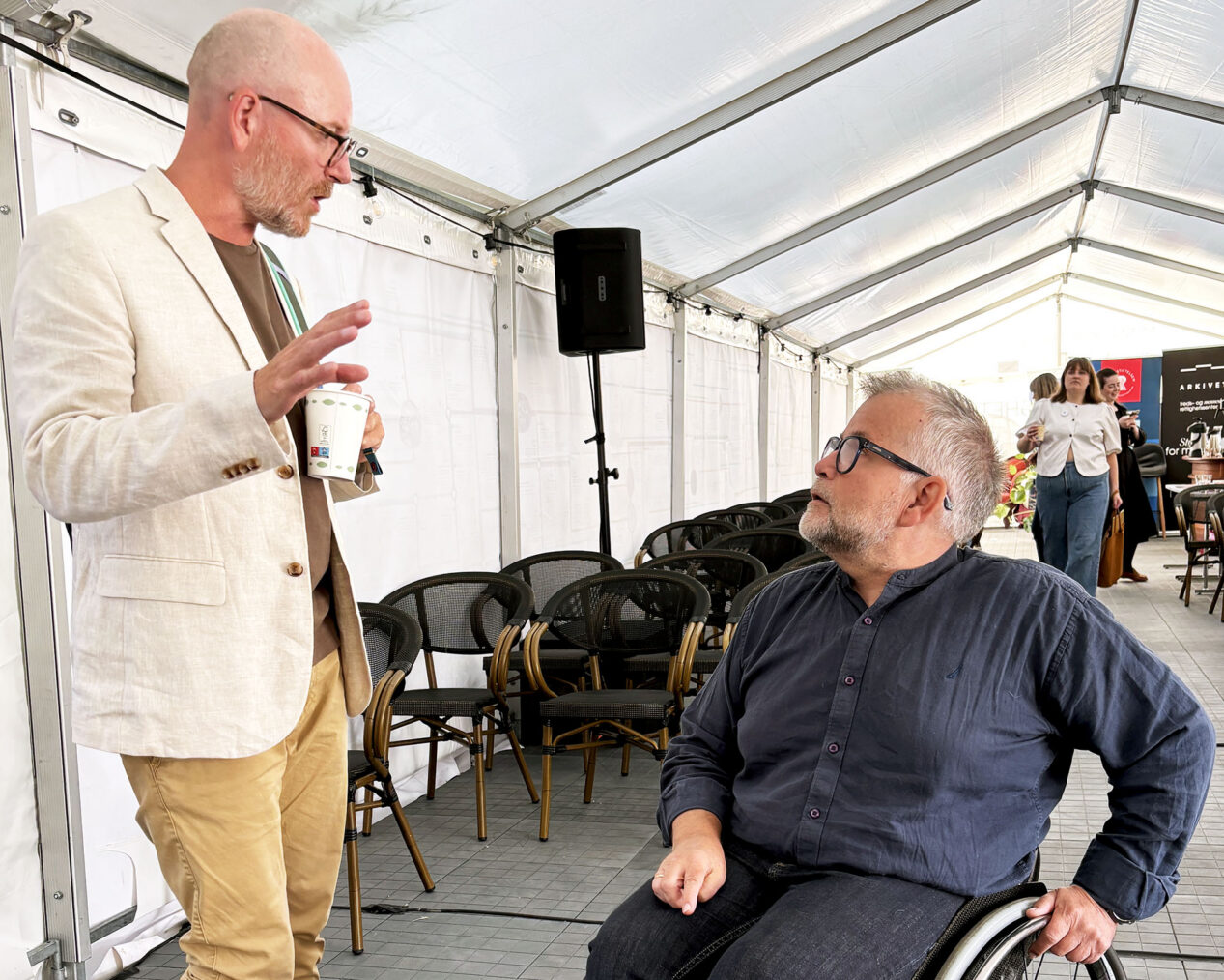 Thomas V. H. Hagen og Cato Lie i seminartelt