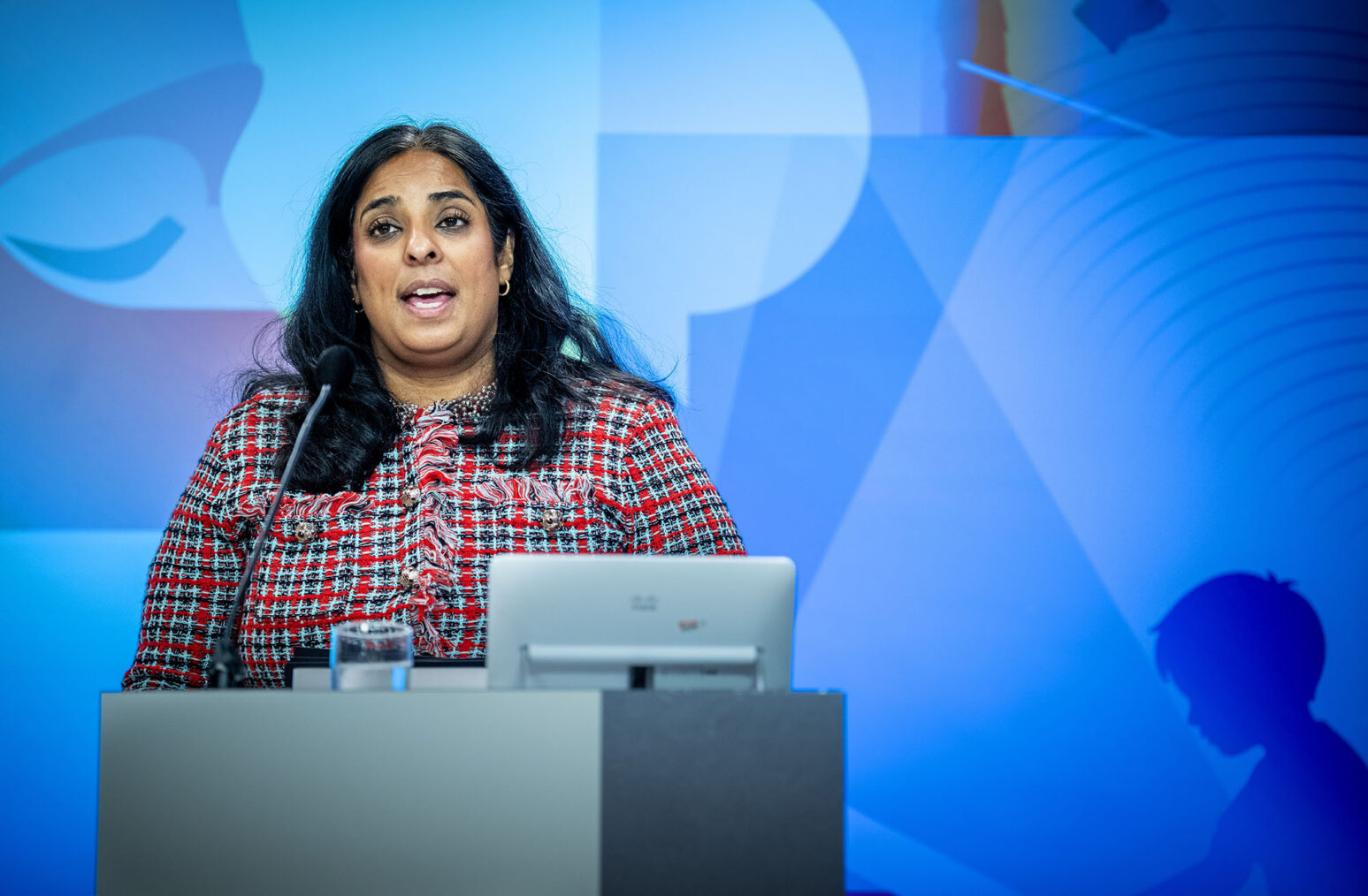 Lubna Jaffery på talerstol